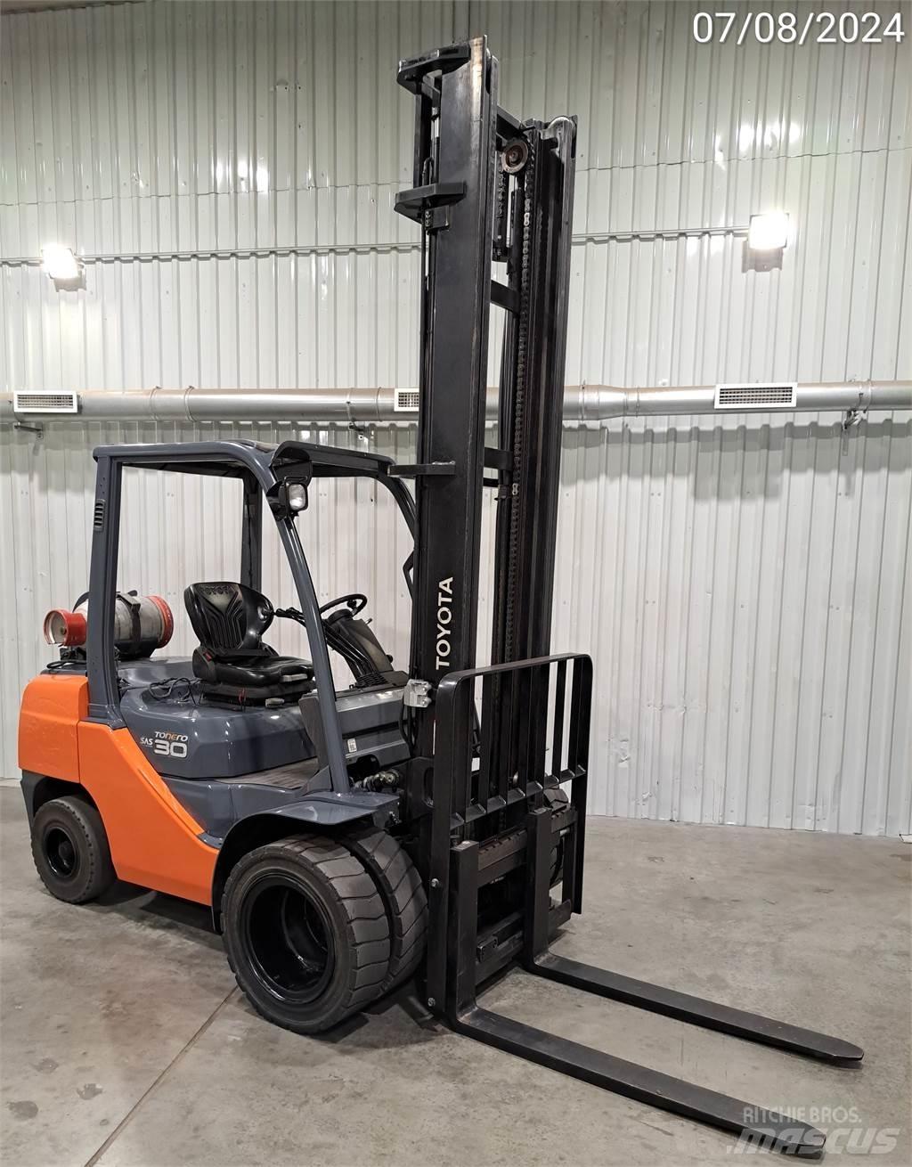 Toyota 02-8FGF30 Carretillas LPG