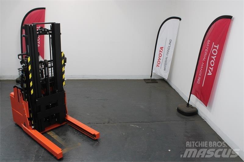 BT RWE120 Apiladores manuales