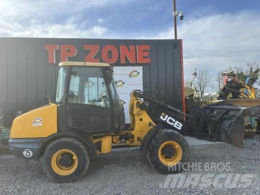 JCB 406 à 23500 € HT Cargadoras sobre ruedas