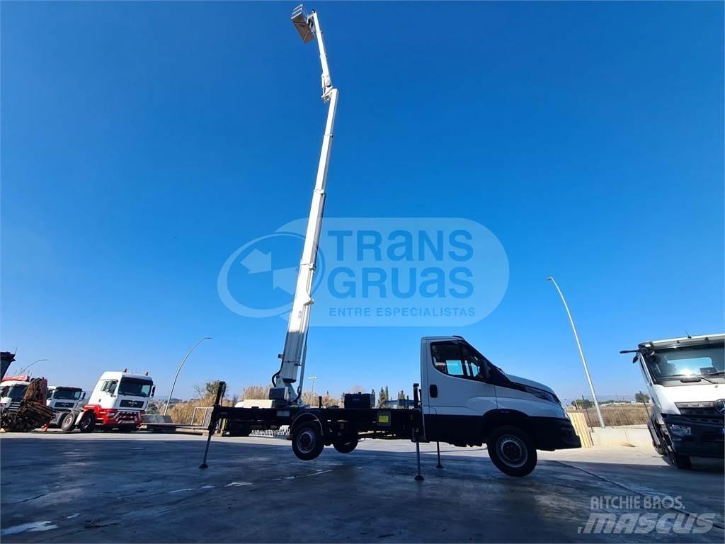 Cela DT Truck 25 Plataformas sobre camión