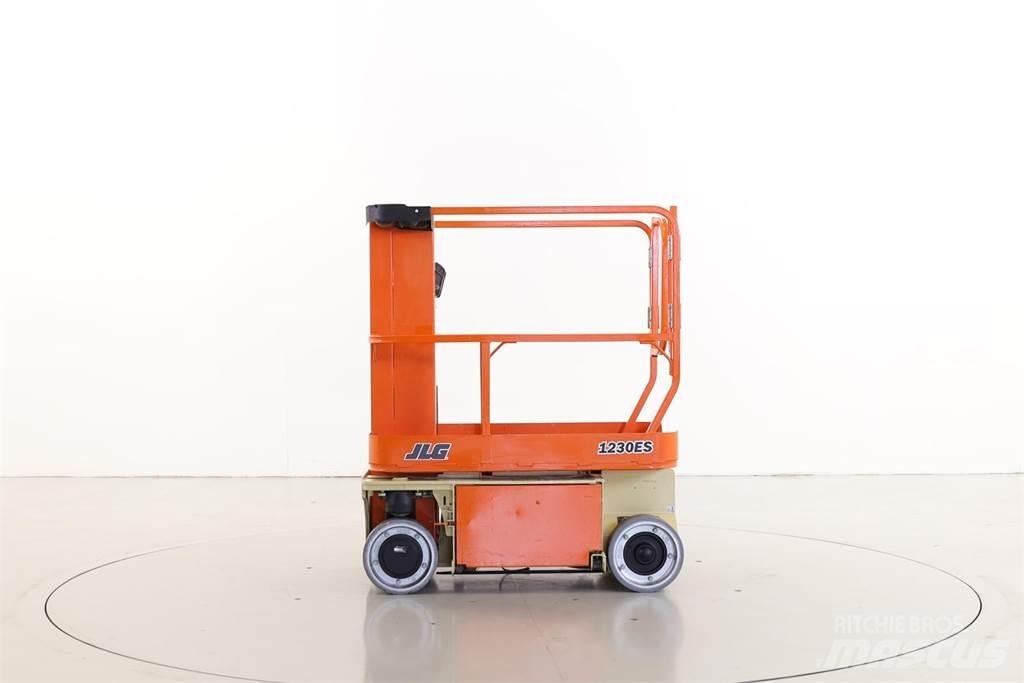 JLG 1230ES Ascensores de personal y montacargas de acceso