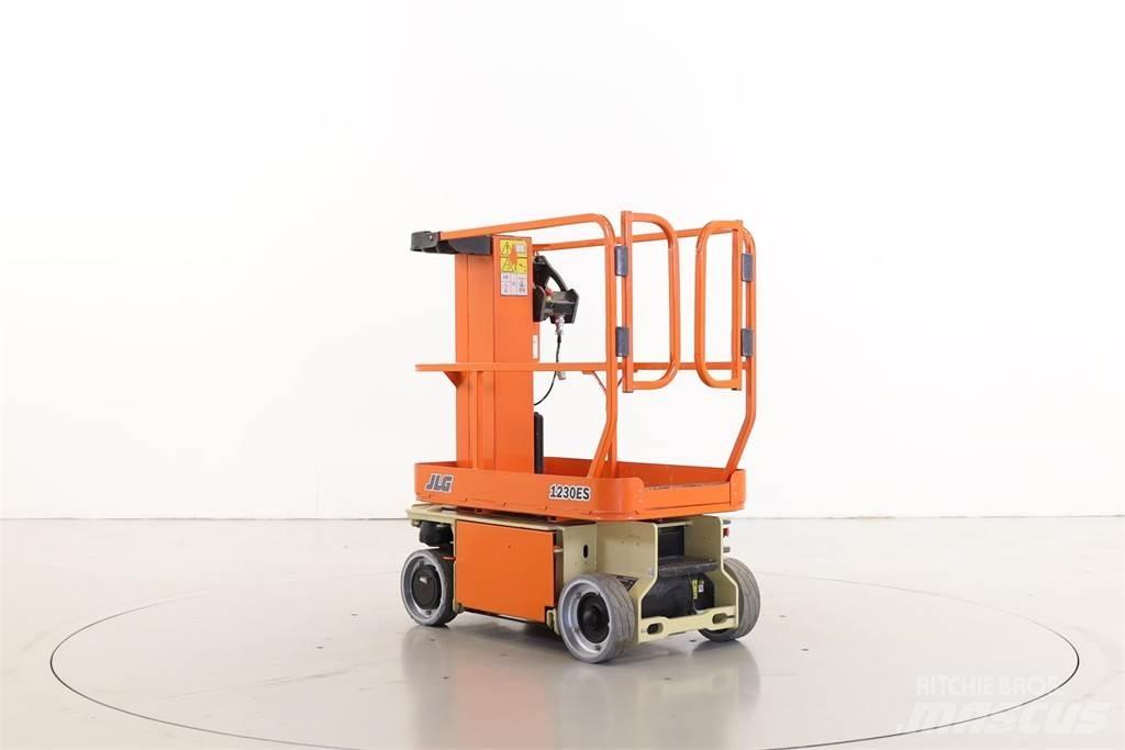 JLG 1230ES Ascensores de personal y montacargas de acceso