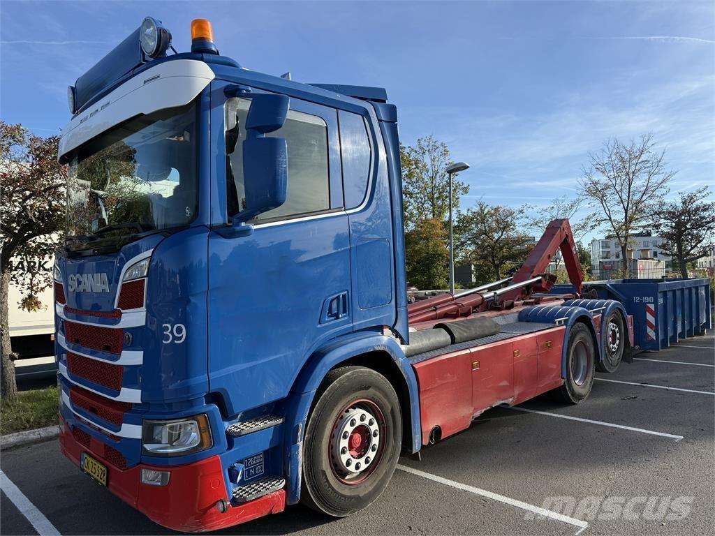 Scania R500 Camiones con gancho