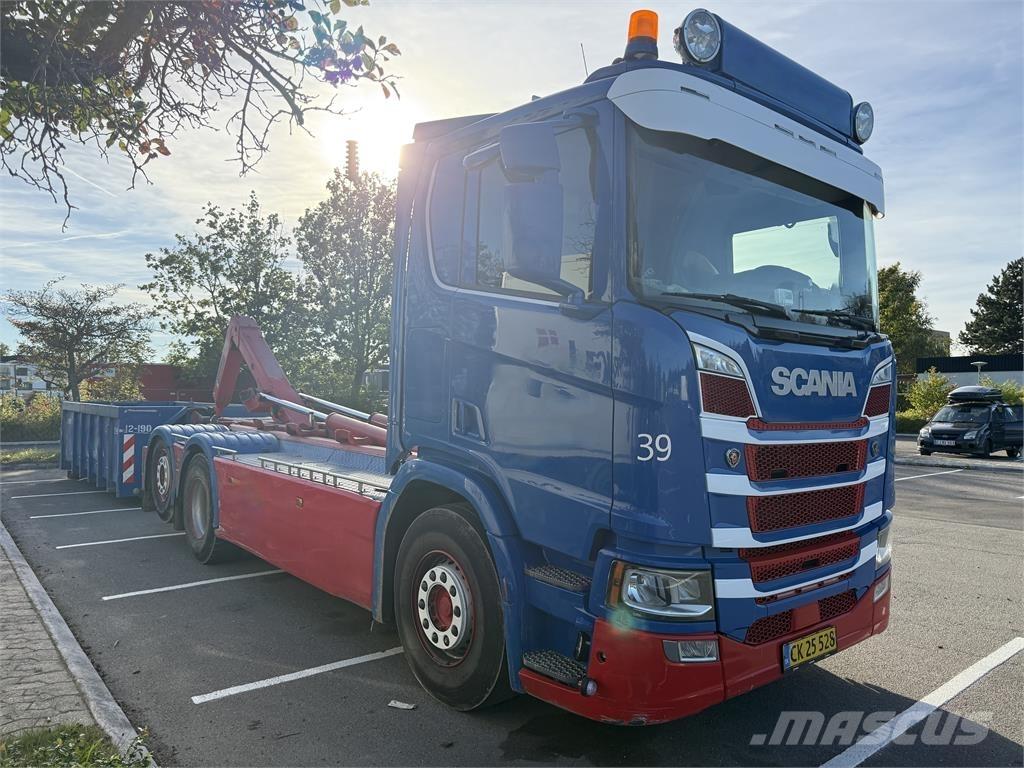 Scania R500 Camiones con gancho