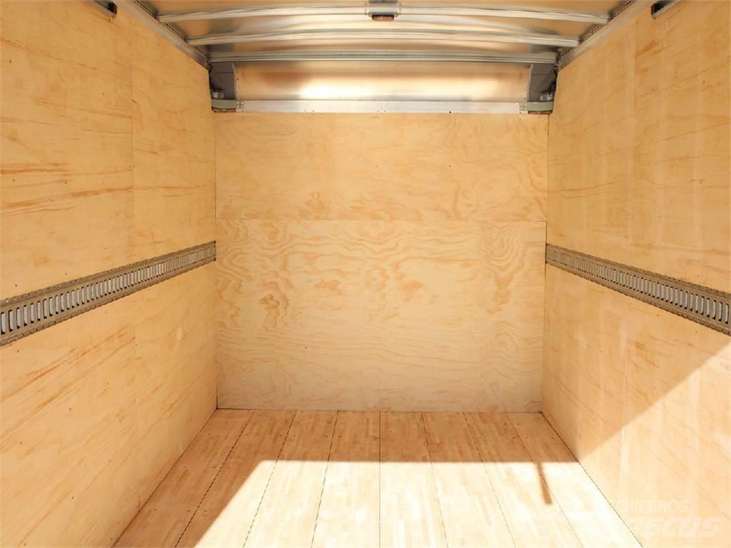 Isuzu NPR-HD Camiones caja cerrada