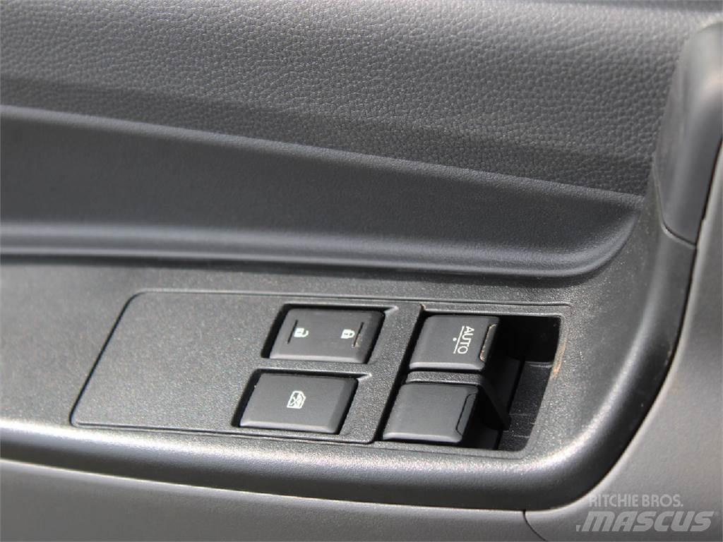 Isuzu NPR-HD Camiones caja cerrada