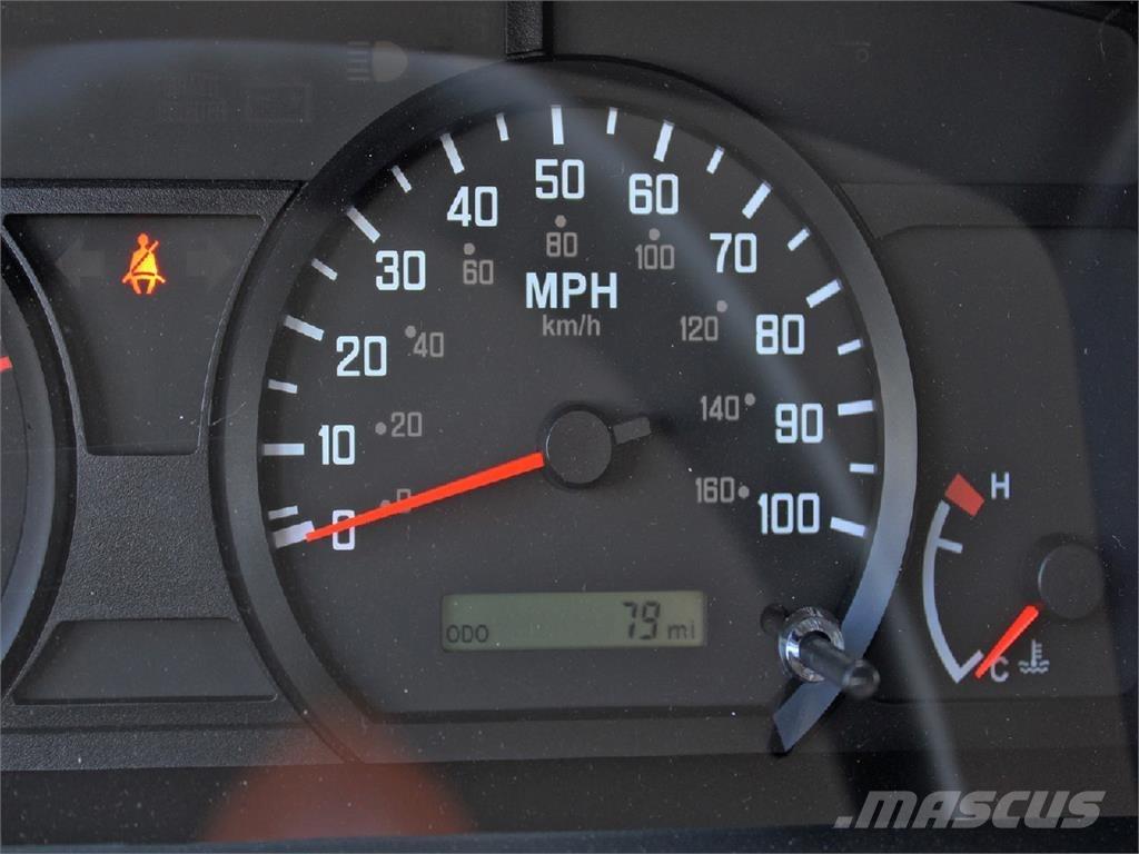 Isuzu NPR-HD Camiones caja cerrada