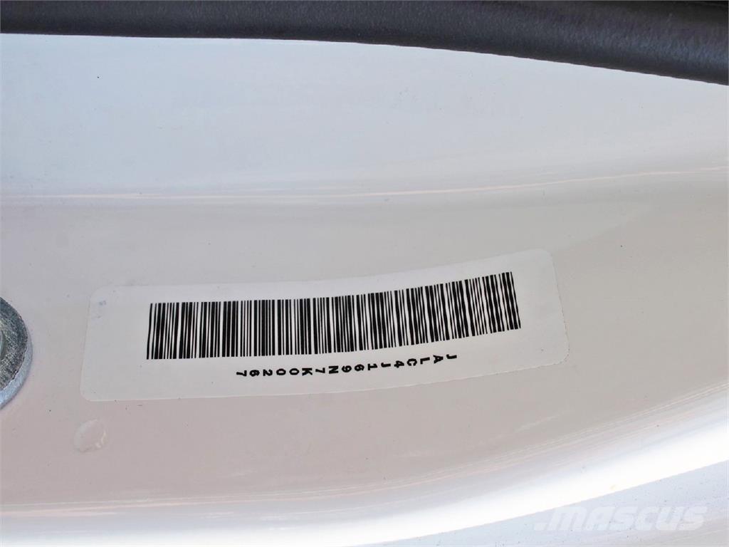 Isuzu NPR XD Camiones caja cerrada