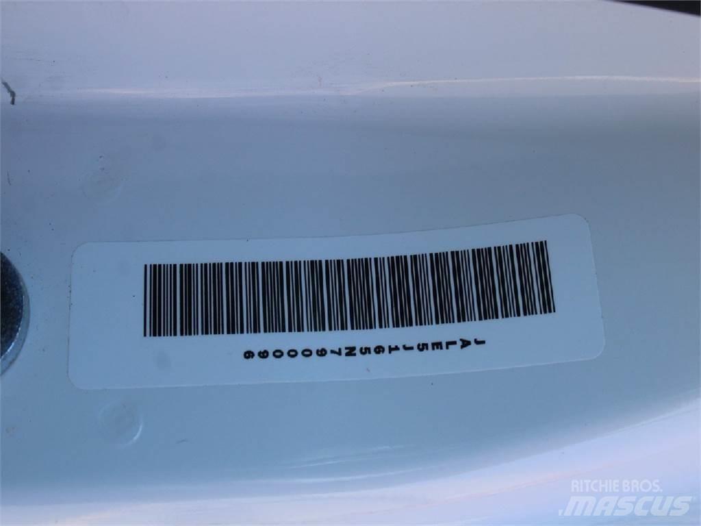 Isuzu NQR Camiones caja cerrada
