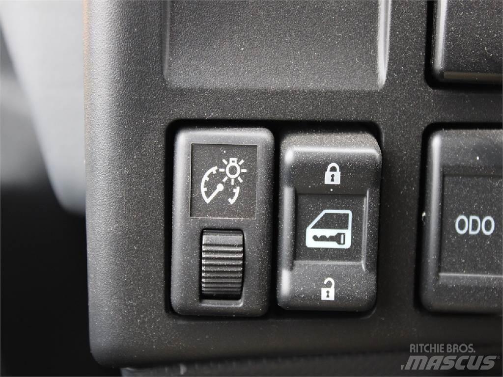 Isuzu NRR Camiones con gancho