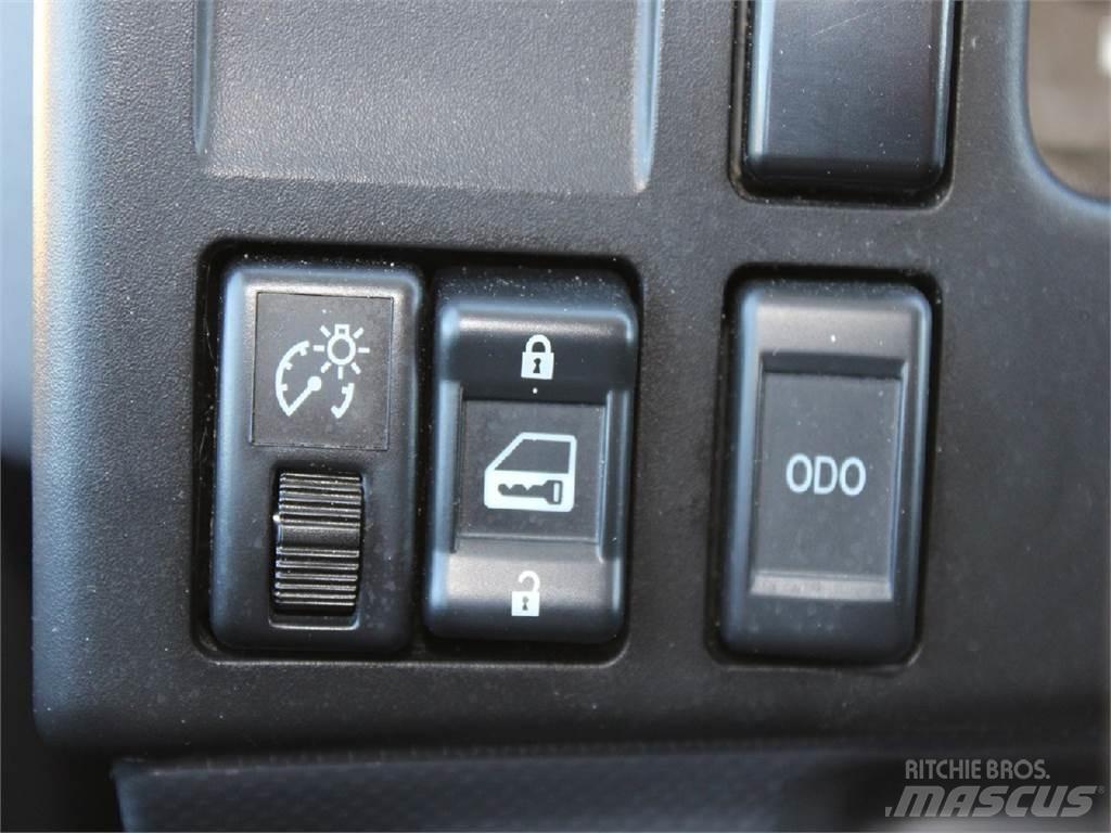 Isuzu NRR Camiones bañeras basculantes o volquetes