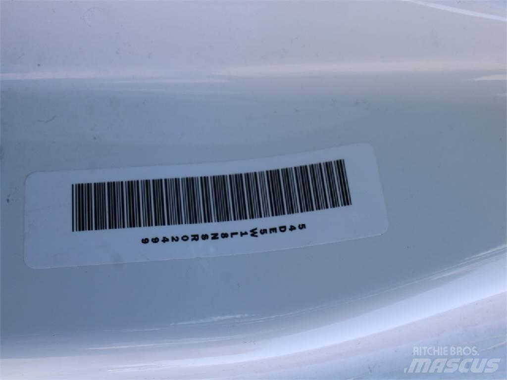Isuzu NRR Camiones caja cerrada