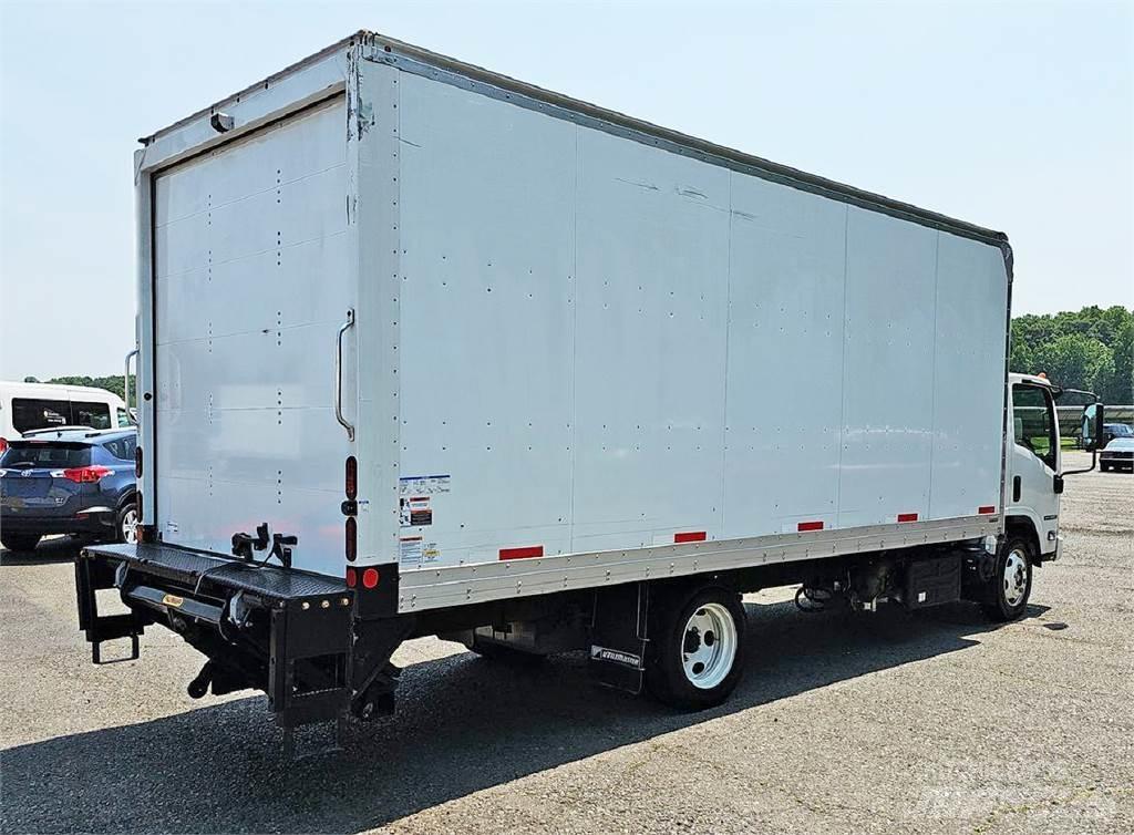Isuzu NRR Camiones caja cerrada