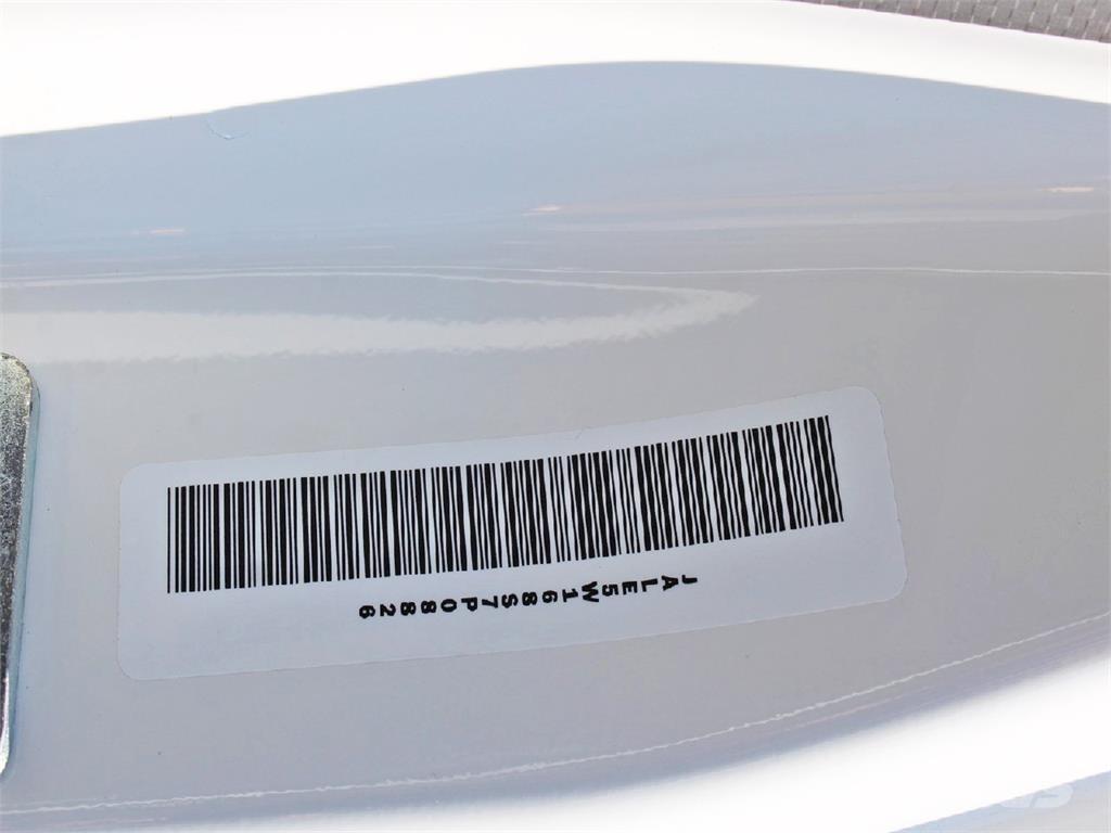 Isuzu NRR Camiones caja cerrada