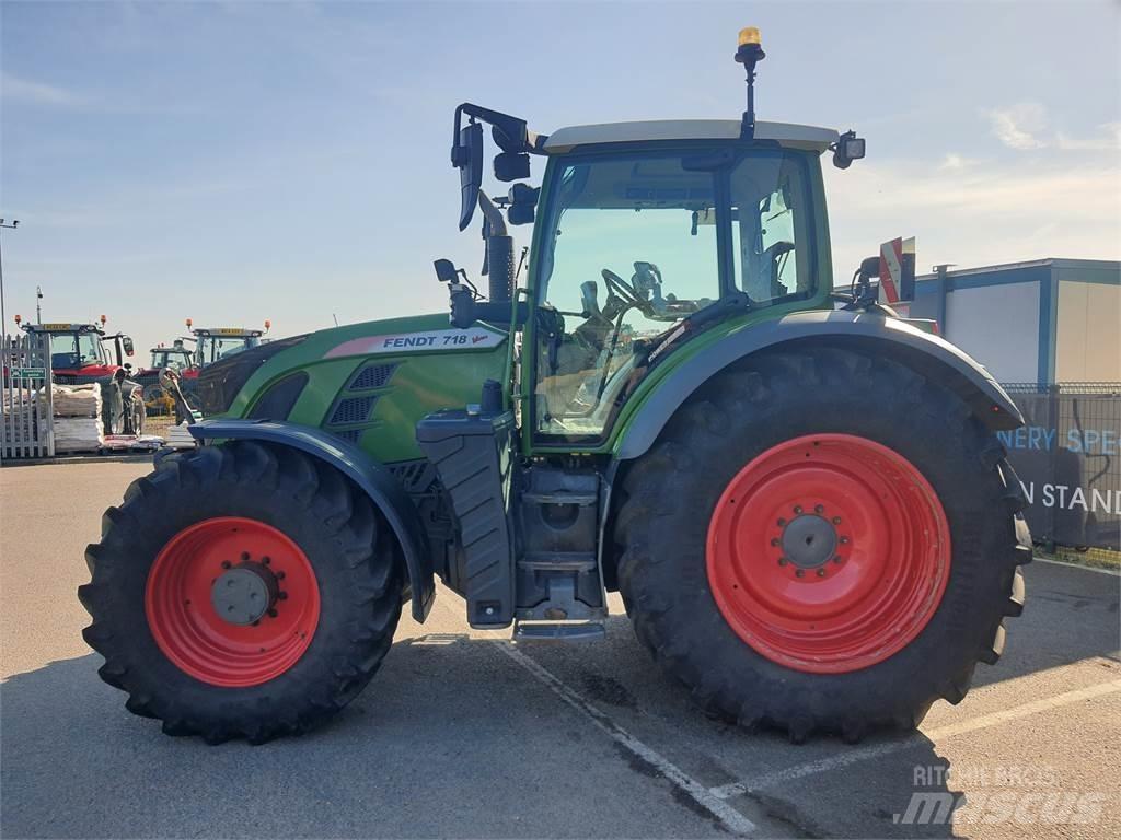 Fendt 718 VARIO S4 Tractores