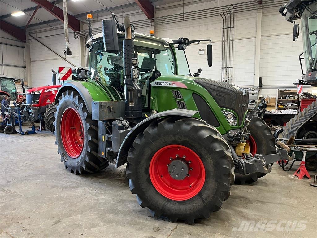 Fendt 724 VARIO S4 Tractores