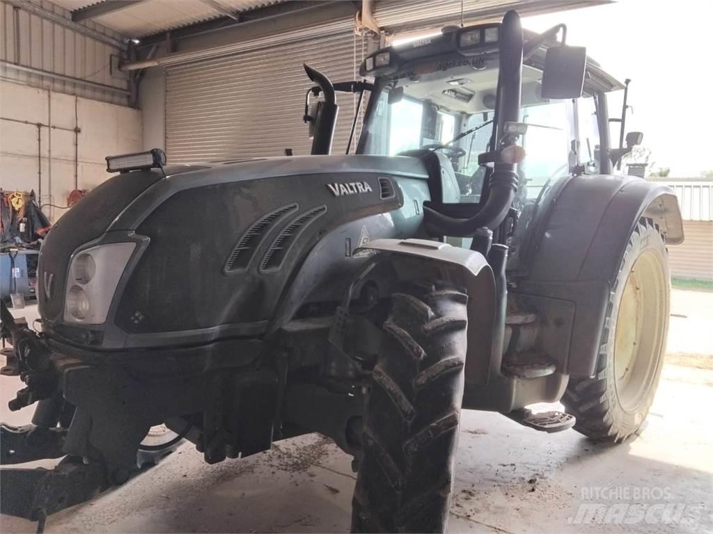 Valtra T183V Tractores