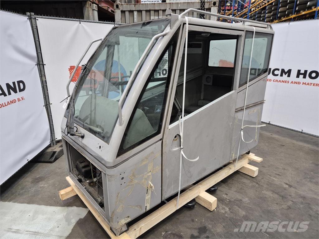  C.T.2 upper cabin Cabinas e interior