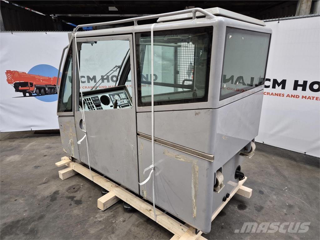  C.T.2 upper cabin Cabinas e interior