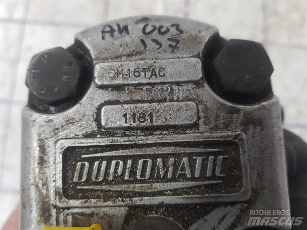  Duplomatic gear pump Piezas y equipos para grúas