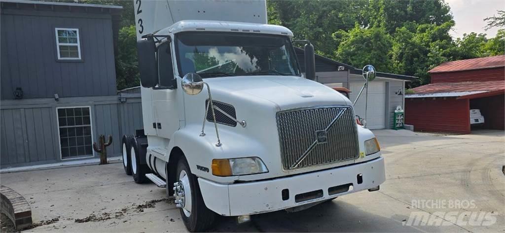 Volvo VNL Construcción - Otros