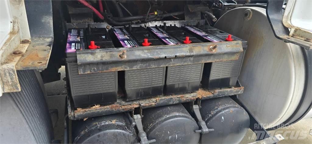 Volvo VNL Construcción - Otros