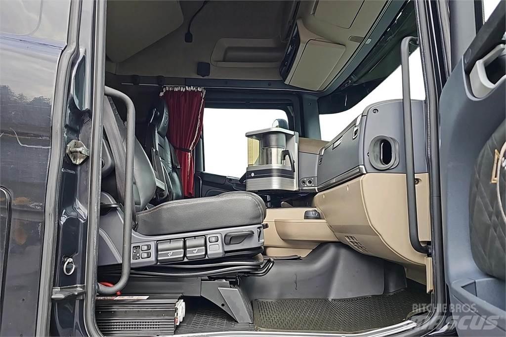 Scania R580 Camiones caja cerrada