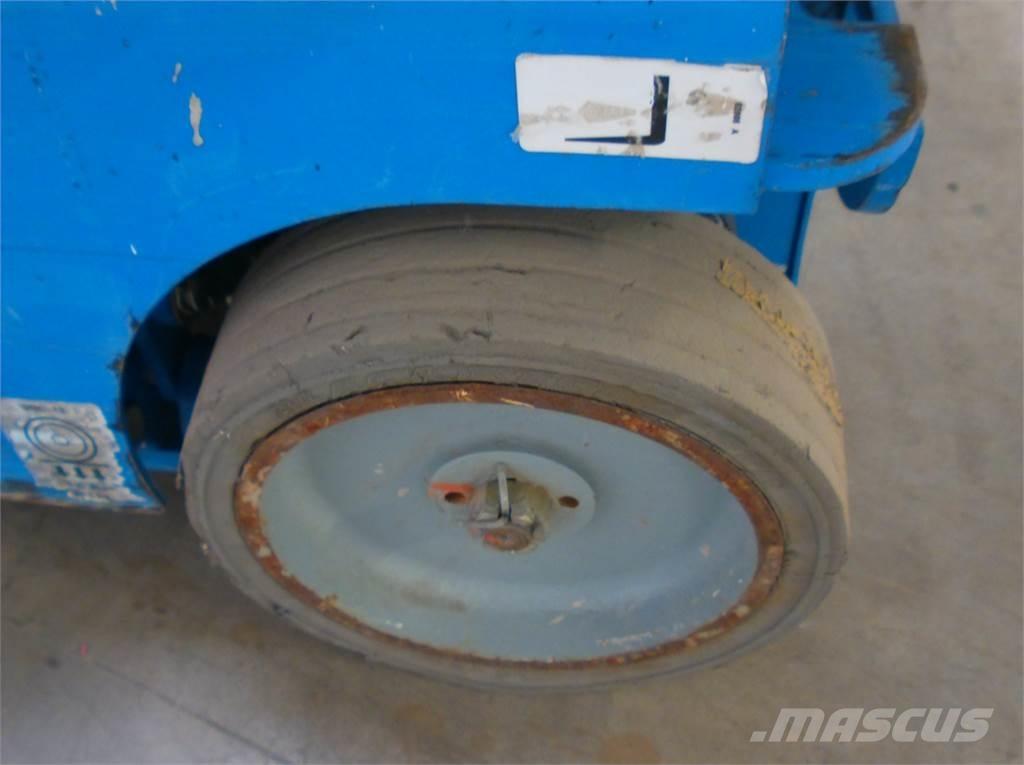 Genie GRC12 Ascensores de personal y montacargas de acceso