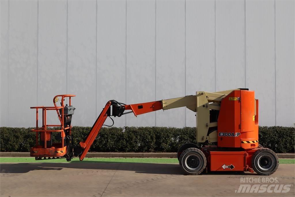 JLG E300AJP Plataforma de trabajo articulada