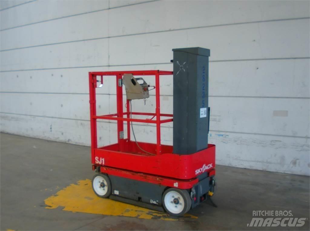 SkyJack SJ16 Ascensores de personal y montacargas de acceso