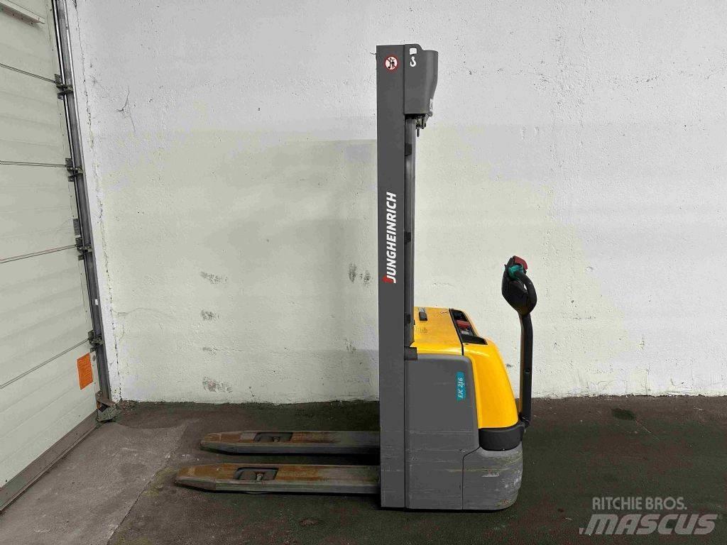 Jungheinrich EJC 216 Apiladores eléctricos