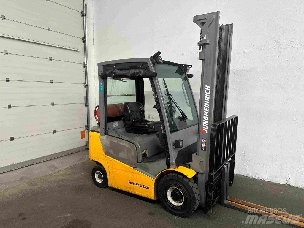 Jungheinrich TFG 316 Carretillas LPG
