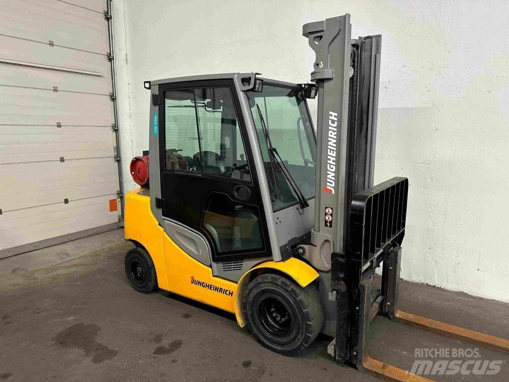 Jungheinrich TFG 430s Carretillas LPG