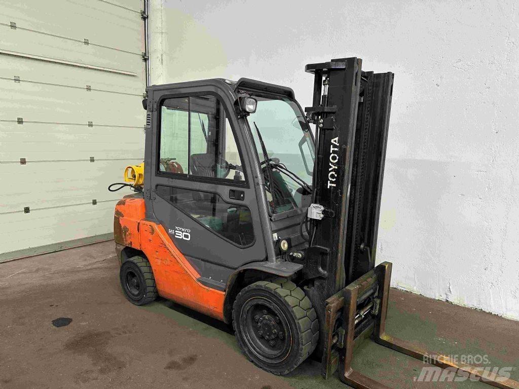 Toyota 02-8FGF30 Carretillas LPG