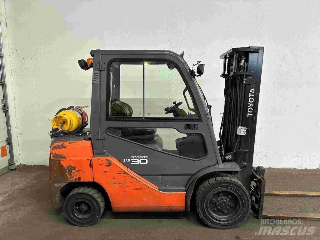 Toyota 02-8FGF30 Carretillas LPG