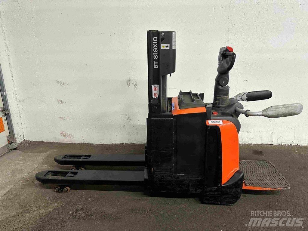 Toyota SPE 200 DN Apiladores eléctricos