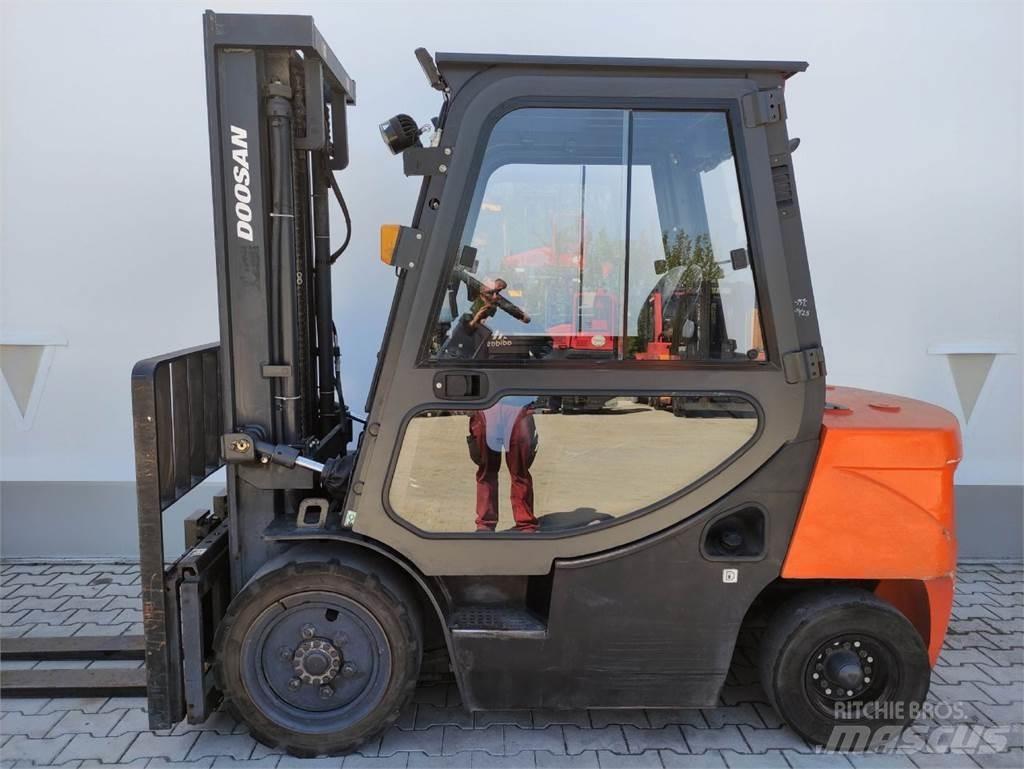 Doosan D30 GP Carretillas diesel