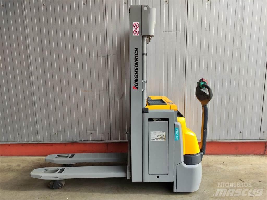Jungheinrich EJC216z Apiladores eléctricos