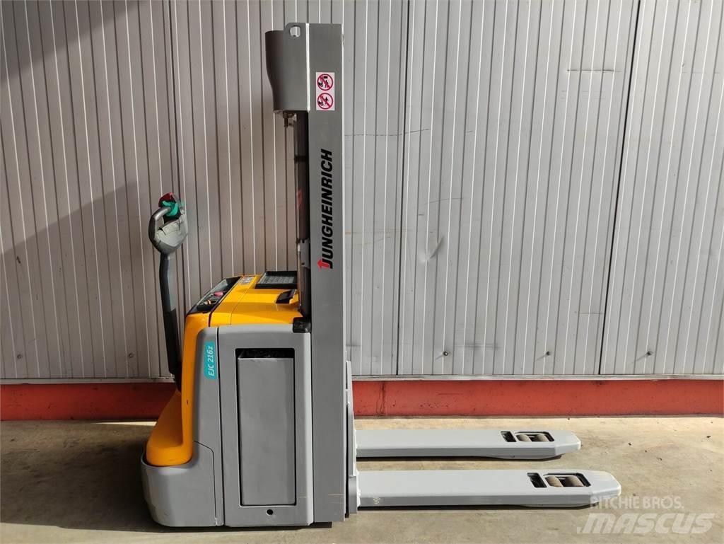 Jungheinrich EJC216z Apiladores eléctricos