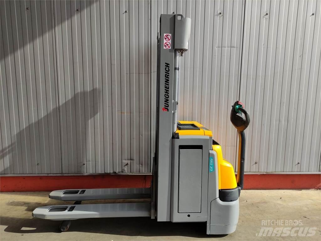 Jungheinrich EJC216z Apiladores eléctricos