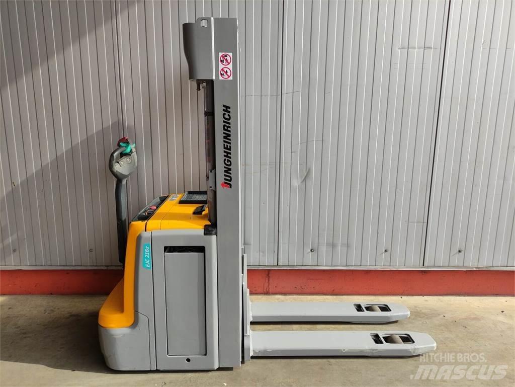 Jungheinrich EJC216z Apiladores eléctricos