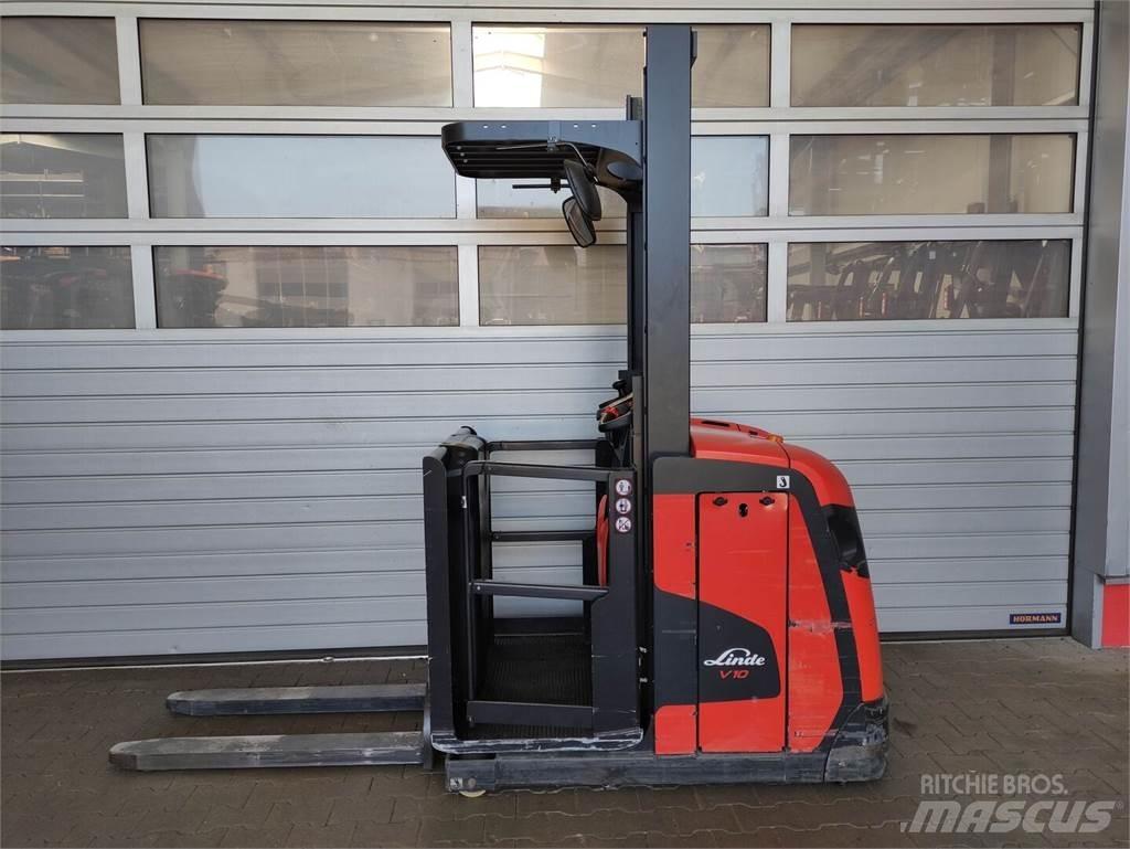 Linde V10-02 Recogepedidos de gran altura