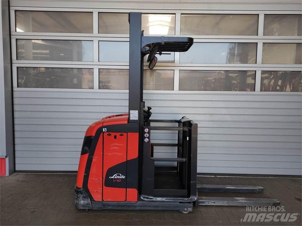 Linde V10-02 Recogepedidos de gran altura