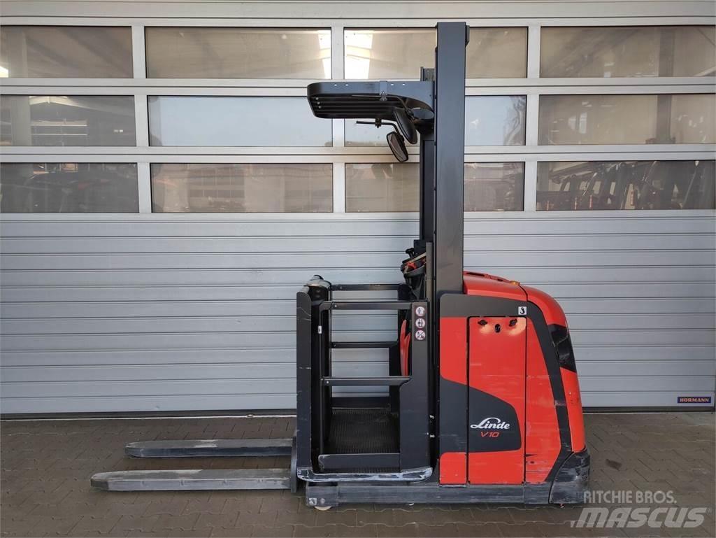 Linde V10-02 Recogepedidos de gran altura