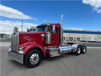 Kenworth W900