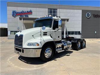 Mack PINNACLE CXU613