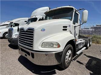 Mack PINNACLE CXU613
