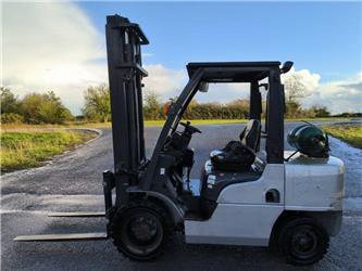 Nissan UG35