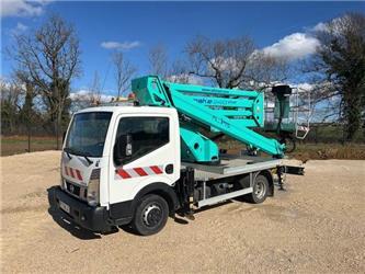 Nissan NT400