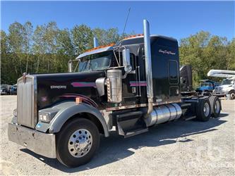 Kenworth W900